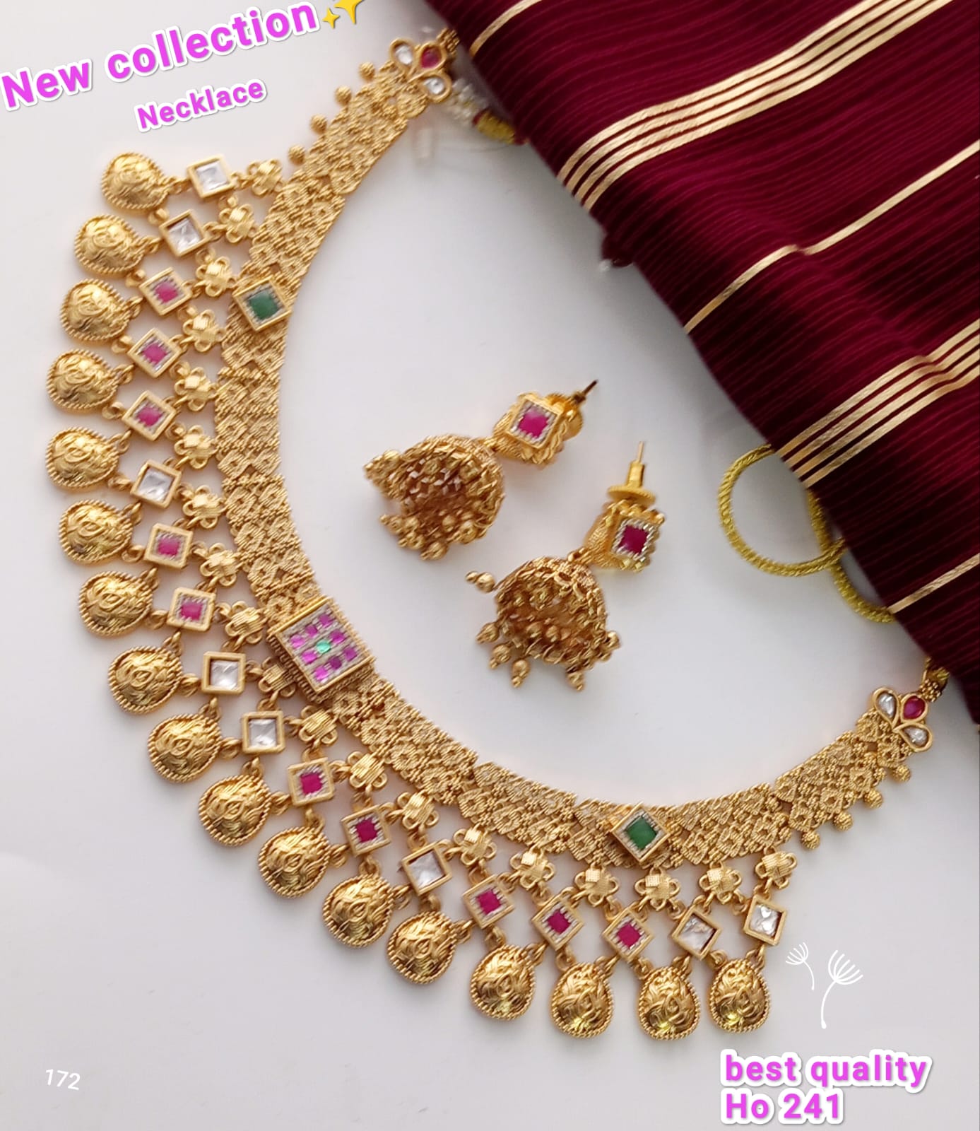 Jewelry Necklace Set With Pink And Green Gemstone Decorations